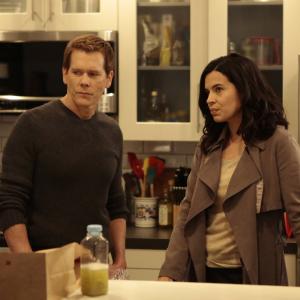 Still of Kevin Bacon and Zuleikha Robinson in The Following 2013