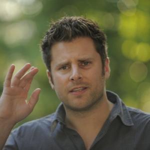 Still of James Roday and Shawn Spencer in Aiskiaregys 2006