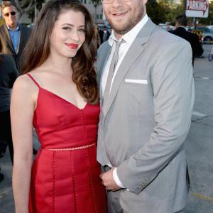 Seth Rogen and Lauren Miller at event of Kaimynai 2014