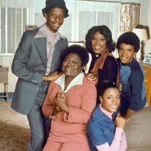 Still of Ralph Carter, Ja'net DuBois, Esther Rolle, BernNadette Stanis and Jimmie Walker in Good Times (1974)