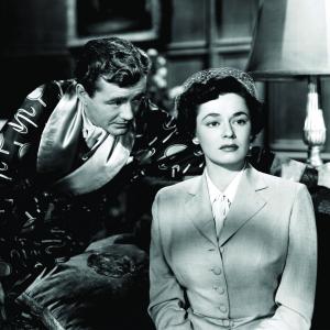 Still of Ruth Roman and Robert Walker in Strangers on a Train (1951)