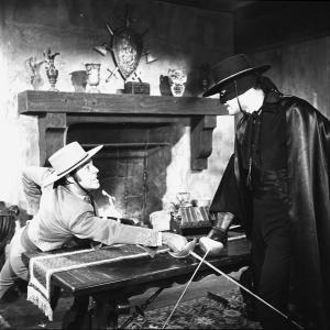 Still of Carlos Romero and Guy Williams in Zorro (1957)
