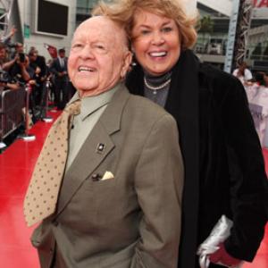 Mickey Rooney and Jan Rooney at event of This Is It (2009)