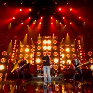 Darius Rucker performs on the MDA Show of Stength telethon 2013