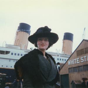 Rochelle Rose as the Countess of Rothes on the set of Titanic