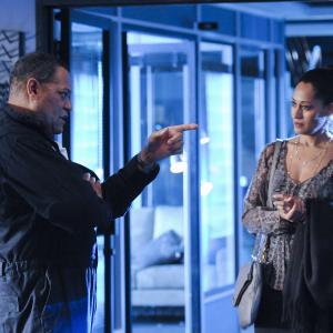 Still of Laurence Fishburne and Tracee Ellis Ross in CSI kriminalistai 2000