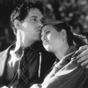 Still of Jennifer Aniston and Paul Rudd in The Object of My Affection (1998)