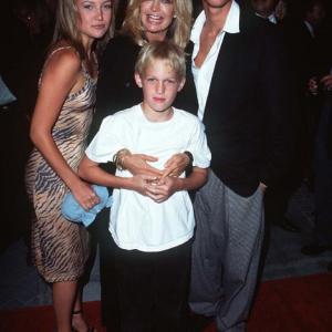 Goldie Hawn, Kate Hudson, Oliver Hudson and Wyatt Russell at event of The First Wives Club (1996)