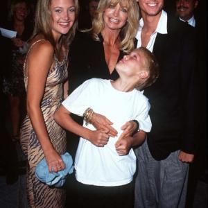Goldie Hawn Kate Hudson Oliver Hudson and Wyatt Russell at event of The First Wives Club 1996