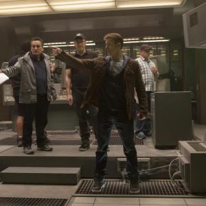 Chris Evans and Joe Russo in Kapitonas Amerika ziemos karys 2014