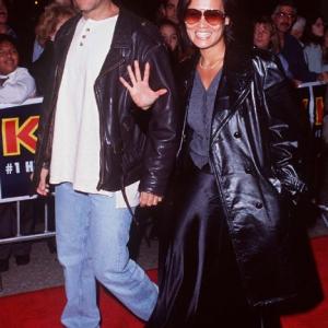 Tia Carrere and Elie Samaha at event of Money Train (1995)
