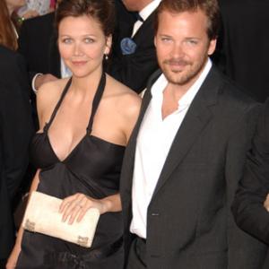 Maggie Gyllenhaal and Peter Sarsgaard at event of Paris je taime 2006