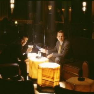 Still of John Leguizamo and Peter Sarsgaard in Empire 2002