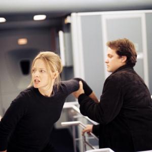 Still of Jodie Foster and Peter Sarsgaard in Flightplan (2005)