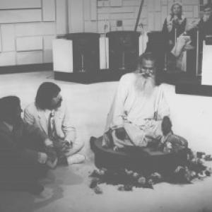 Sri Swami Satchidananda with Dinah Shore and Peter Max on Mike Douglas Show 1969