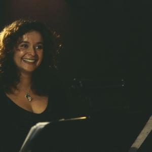 Still of Julia Sawalha in Chicken Run 2000