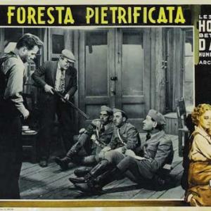 Humphrey Bogart, Arthur Aylesworth, George Guhl and Joe Sawyer in The Petrified Forest (1936)