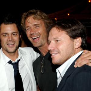 Bill Gerber, Johnny Knoxville and John Schneider at event of The Dukes of Hazzard (2005)
