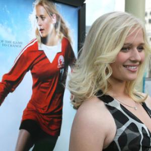 Carly Schroeder at event of Gracie (2007)