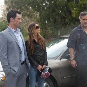 Still of Gabrielle Anwar Bruce Campbell and Jeffrey Donovan in Vilko bilietas Friends and Enemies 2010