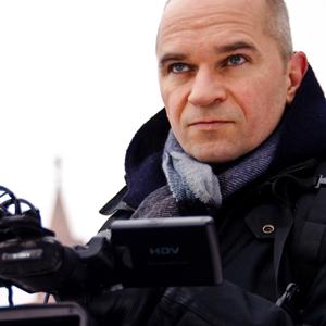 Jakob Schäuffelen filming his documentary 