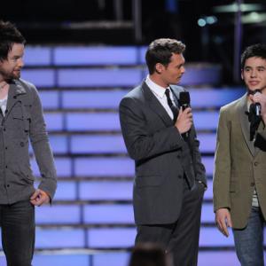 Still of Ryan Seacrest, David Cook and David Archuleta in American Idol: The Search for a Superstar (2002)