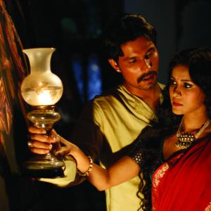 Still of Nandana Sen and Randeep Hooda in Rang Rasiya (2008)