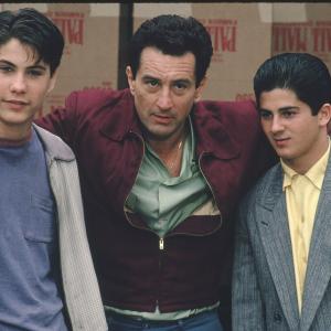 Still of Robert De Niro, Joseph D'Onofrio and Christopher Serrone in Geri vyrukai (1990)