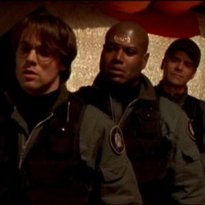 Still of Richard Dean Anderson, Christopher Judge and Michael Shanks in Stargate SG-1 (1997)