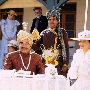 Still of Javed Khan Kulbhushan Kharbanda and Rachel Shelley in Lagaan Once Upon a Time in India 2001