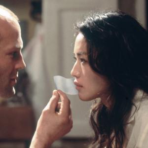Still of Jason Statham and Qi Shu in The Transporter 2002