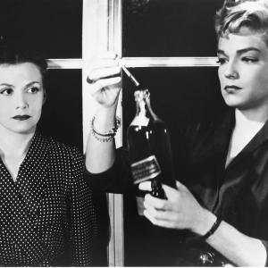 Still of Véra Clouzot and Simone Signoret in Les diaboliques (1955)