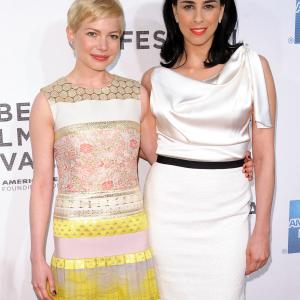 Sarah Silverman and Michelle Williams at event of Take This Waltz (2011)