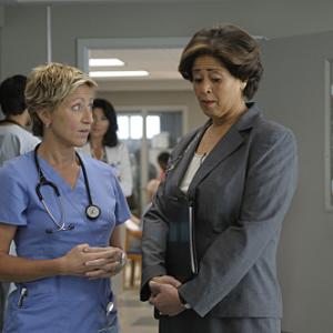 Still of Edie Falco and Anna Deavere Smith in Nurse Jackie 2009