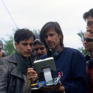 Still of Rodrigo De la Serna, Gael García Bernal, Mía Maestro, Walter Salles and Julia Solomonoff in Diarios de motocicleta (2004)