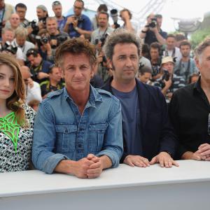 Sean Penn, Judd Hirsch, Paolo Sorrentino and Eve Hewson at event of This Must Be the Place (2011)