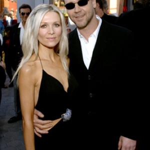 Russell Crowe and Danielle Spencer at event of Cinderella Man (2005)