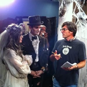 Spiller directs Julie Bowen and Ty Burrell in Halloween episode of Modern Family