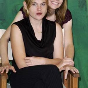 Clea DuVall and Jill Sprecher at event of Thirteen Conversations About One Thing 2001