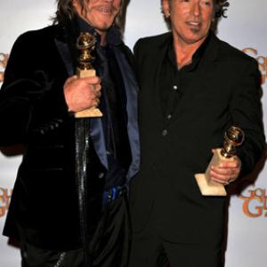 Mickey Rourke and Bruce Springsteen at event of The 66th Annual Golden Globe Awards (2009)
