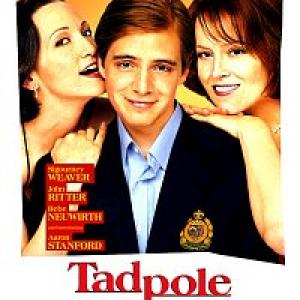Sigourney Weaver Bebe Neuwirth and Aaron Stanford in Tadpole 2000