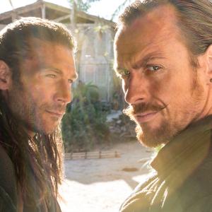 Still of Toby Stephens and Zach McGowan in Black Sails 2014