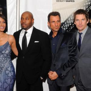 Ethan Hawke Antoine Fuqua Wass Stevens and Shannon Kane at event of Brooklyns Finest 2009