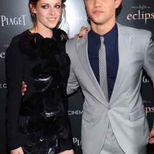 Kristen Stewart and Taylor Lautner at event of The Twilight Saga Eclipse 2010