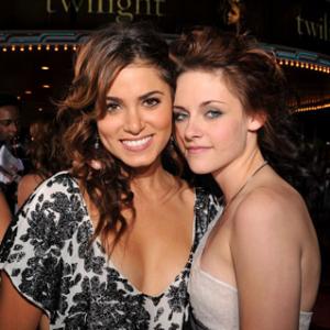 Kristen Stewart and Nikki Reed at event of Twilight (2008)