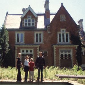 Still of Sharon Stone, Dennis Quaid, Kristen Stewart and Ryan Wilson in Cold Creek Manor (2003)