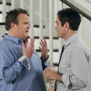 Still of Ty Burrell and Eric Stonestreet in Moderni seima 2009