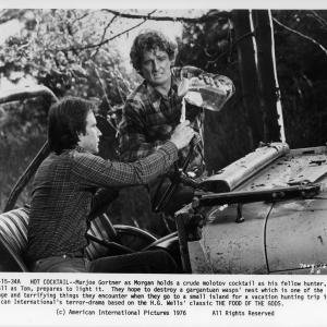 Still of Marjoe Gortner and Tom Stovall in The Food of the Gods 1976