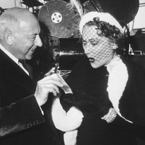 Sunset Boulevard Cecil BDeMille and Gloria Swanson behind the scenes 1950 Paramount