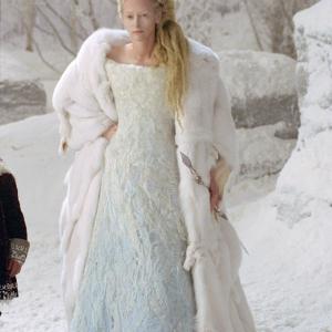 Still of Tilda Swinton in Narnijos kronikos liutas burtininke ir drabuziu spinta 2005